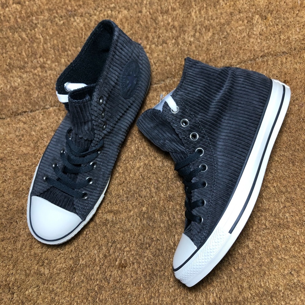 Converse Chuck Taylor Hi NWT